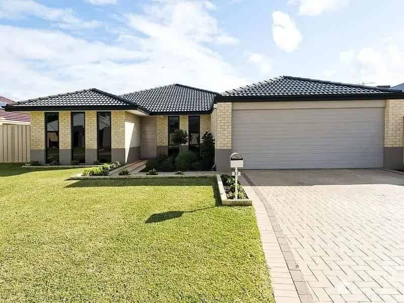 House For Sale - 27 Brolga Grove, Seville Grove WA 6112