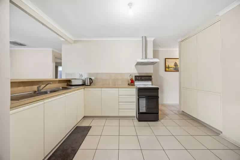 5 Clement Terrace, Christies Beach SA 5165 - House For Lease