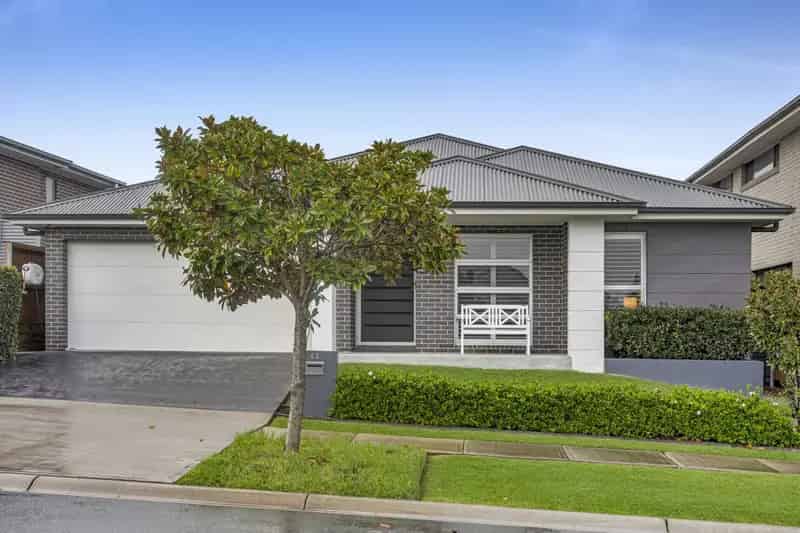 Real Estate For Sale - 52 Lillydale Avenue - Gledswood Hills , NSW
