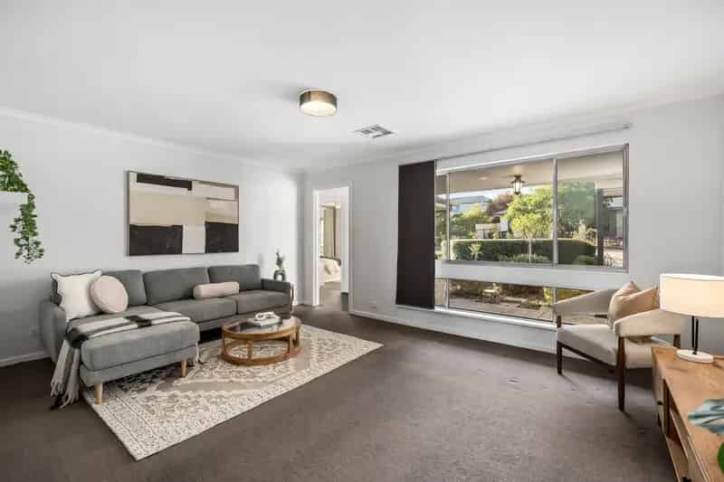 Renovated & Refurbed Family Haven: Endless Versatility & Lifestyle Bliss.