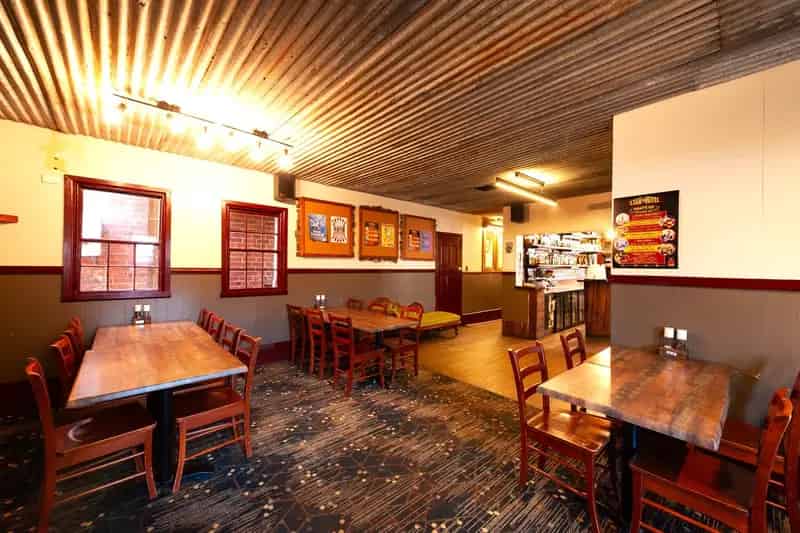 LEASEHOLD - Star Hotel, Yackandandah VIC - 1P0500