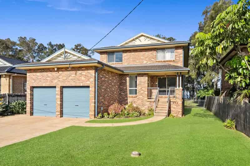 Real Estate For Sale - 375 Lakedge Avenue - Berkeley Vale , NSW