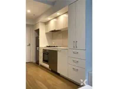 2 rooms apartment of 242 m² in Melbourne