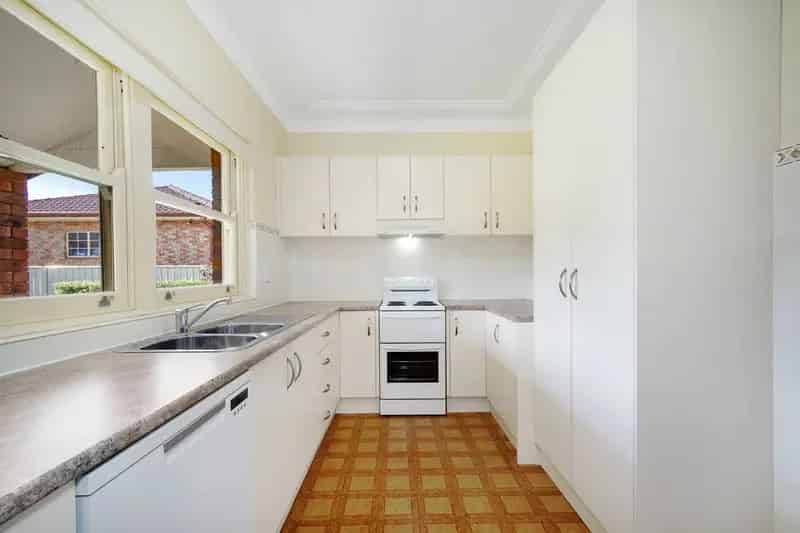 Lease Character Cottage Home in Avondale NSW with Modern Features