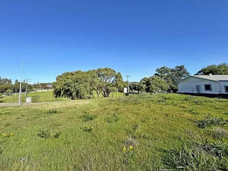 Proudly listed by Julie Jackson and Keith Ogley, Elders Real Estate Esperance