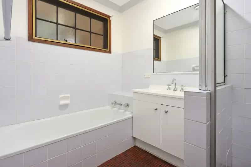 Lease Three Bedroom Family Home in Castle Hill with Pool