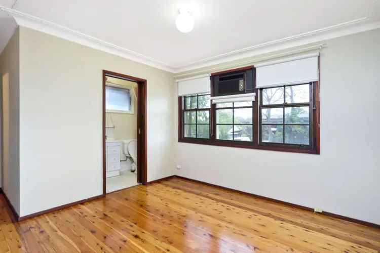 Lease Three Bedroom Family Home in Castle Hill with Pool