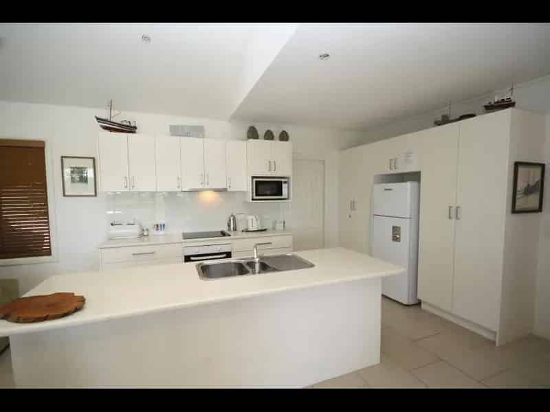 Rent Beach Hideaway Cottage with Outdoor Living Near Carter's Beach