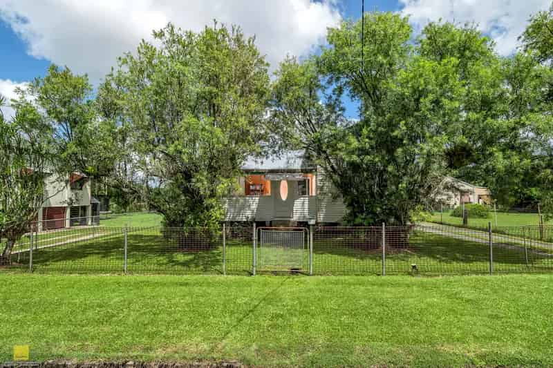 Endless Possibilities on a Prime 1,118m² Block with Front & Rear Access