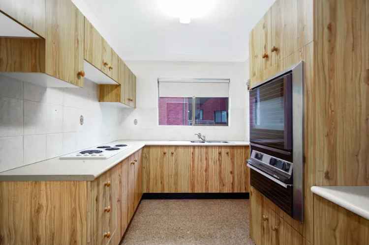 2 Bed Apartment North Wollongong Near Beach