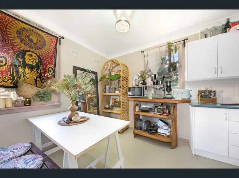 Lease Three Bedroom House in Carlingford with Leafy Views