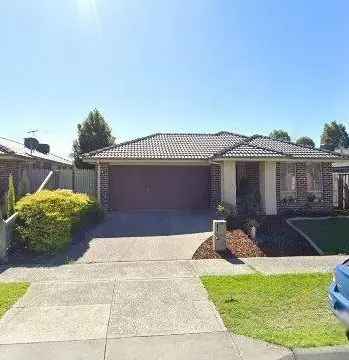 Neat 3 Bedroom Home with Study & 2 Living Spaces Pakenham