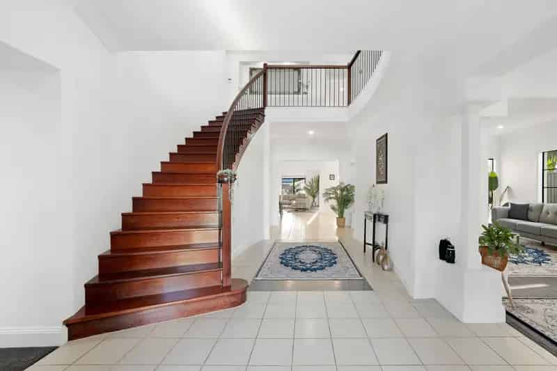 A Landmark Residence with Breathtaking 360° Panoramas