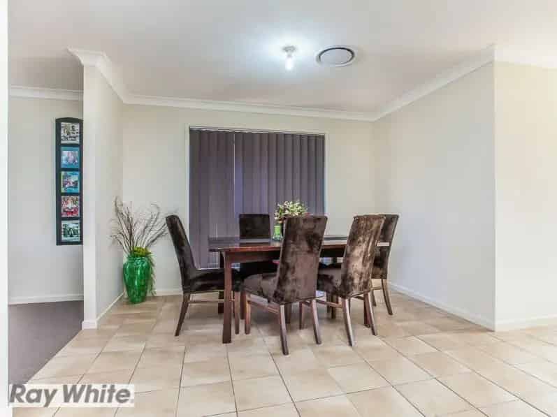 Stylish Family Haven with Space, Comfort & Convenience