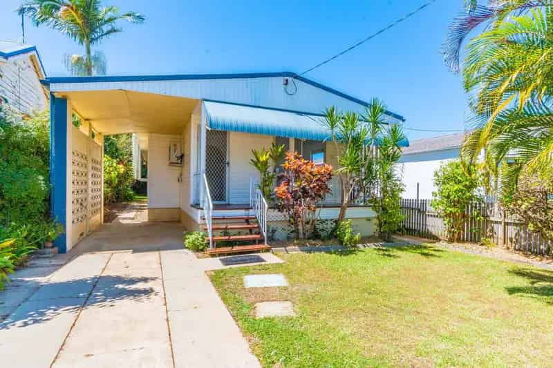 Refreshed 2 Bedroom Cottage