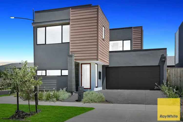 Buy Modern Family Home in Fraser Rise with Spacious Living and Outdoor Oasis