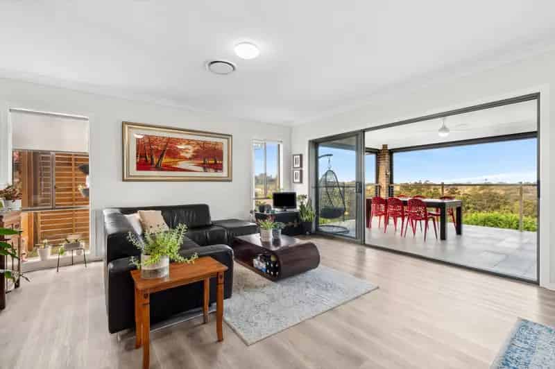 Stylish over 55s retreat home in Kurrajong with stunning views