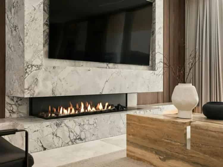 Buy House in Prestigious Cul-de-sac with Lavish Design Features