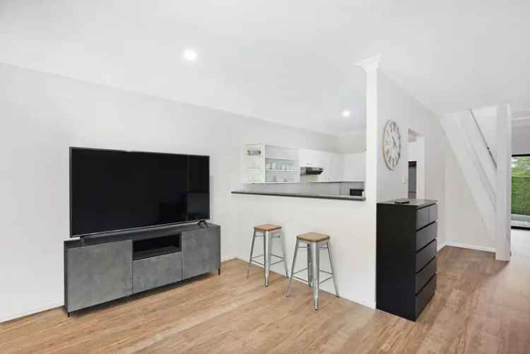 Buy townhouse in Moss Vale with 2 bedrooms and private backyard