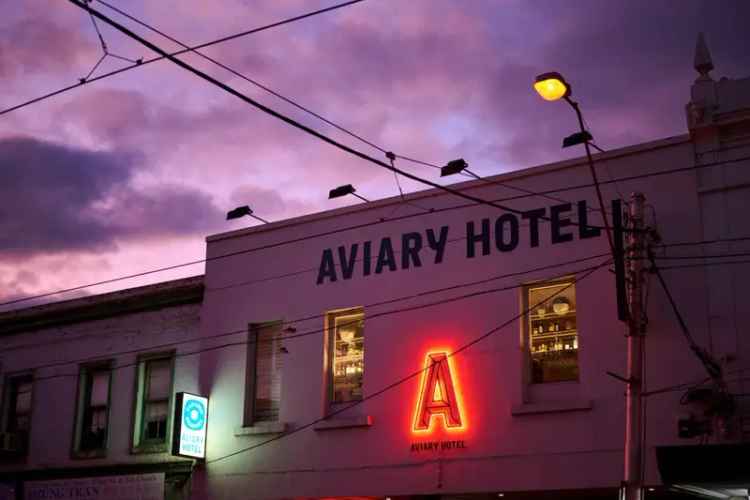 UNDER OFFER - Aviary Hotel - 1P6154