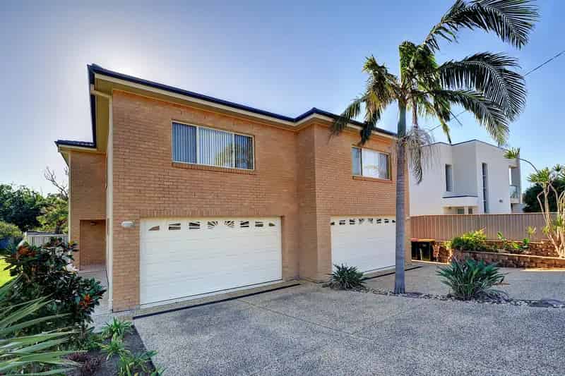 Sunlit Spaces, Beachside Living