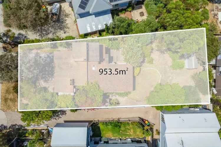 3 Bedroom Home on 953sqm Block Sorrento Renovation Potential