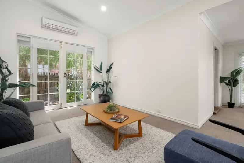 Buy house in Bassendean with commercial potential and spacious layout