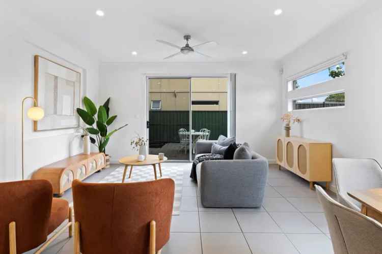 Sleek, Stylish Townhouse Captures Mawson Lakes' Living at its Best!