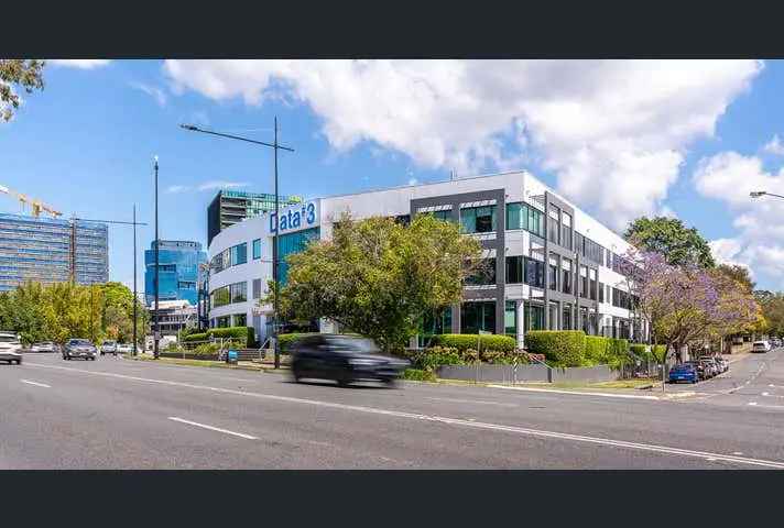 A riverfront address in Brisbane's premier mixed-use location of Toowong