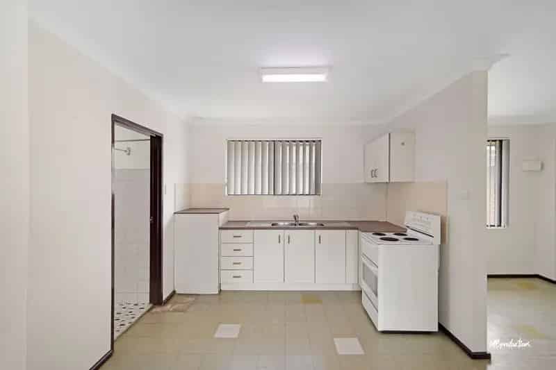 Lease Two Bedroom Unit in Brownsville with Mountain Views
