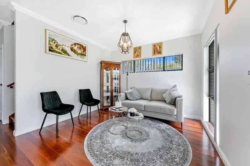 Buy modern family house in Parramatta with 4 bedrooms and stylish features